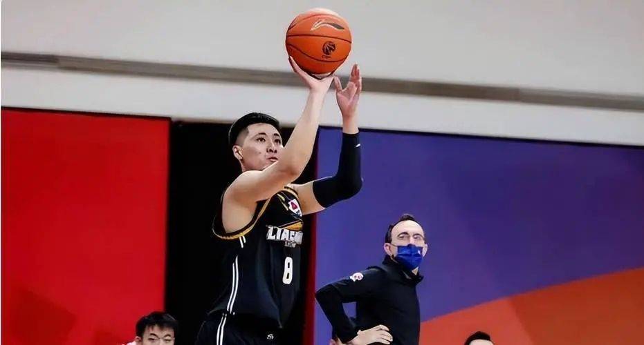 开云登录入口地址-包含里昂发布备战花絮；官宣日篮板制胜；CBA常规赛任务艰巨；资深球员宣示担当的词条