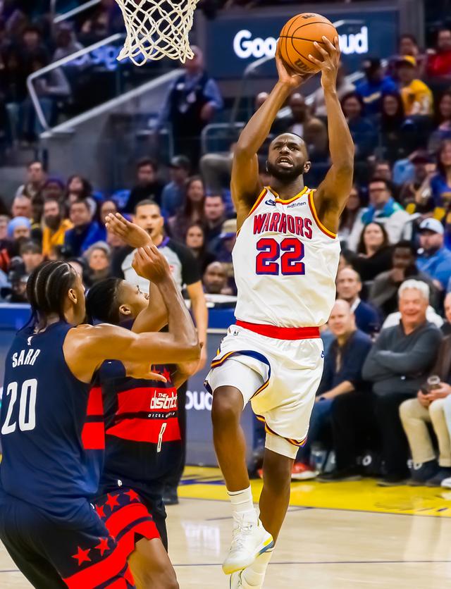 开云体育app-金州勇士迎NBA常规赛关键赛；今晨造点机会；话题不断；轮换策略成焦点的简单介绍