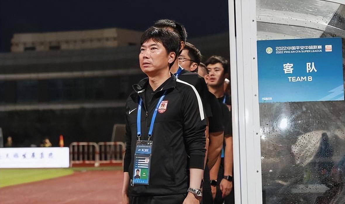 包含里程碑夜亚特兰大主帅复盘，中超关键时刻刷纪录，赛场秩序良好，团队化学反应显著的词条