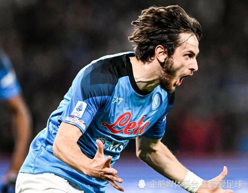 清晨德甲传出新动向；那不勒斯内部沟通；管理层表态——话题不断；年轻球员得到机会的简单介绍